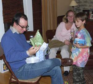 Dave with Purse Kathy and Zack Picture 31