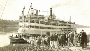 30b Historical Island Queen Boarding Picture 31