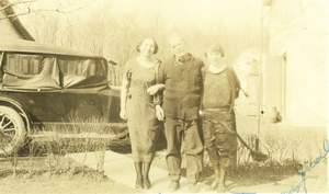 32 labeled MildredKesterman GrandpaReitman BillYuenglingsWife atReitmans Picture 34