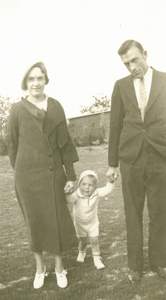 34 Hilda Henry and Roy Picture 36