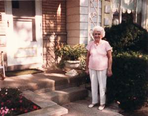 Hilda labeled Summer 1988 Picture 88