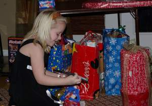26 Abbey opens gift Picture 26
