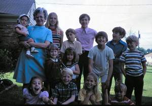 Front Beth Tom Mary Chris Middle Kathy Trish Back Robbie Hilda Ann Ron Bill Steve Dan Mike Picture 274