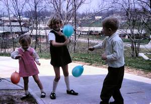 In Lilibet driveway Kathy Mary Tom Picture 344