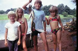 Tom Mary Ron Kathy with fish Picture 569