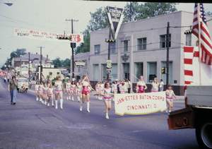 parade Mary and Beth in Baton Corps Picture 424