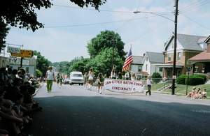 parade Mary and Beth Picture 425