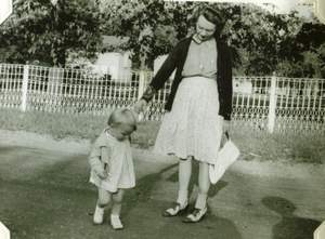 030 Joan and Hilda Picture 30