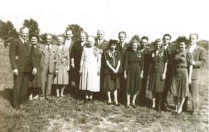 046 labeled Grandma and Grandpa Hopp and children Picture 46