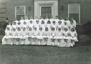 064 labeled Joans Class 1948 Picture 64