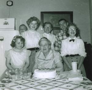 120 Kay Low Grandma HeimbrockJoan Back rowDale Rothert Betty Lou Hamiton Picture 120