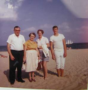 206 Henry Hilda Shirly Teeters son Skip Teeters Picture 206
